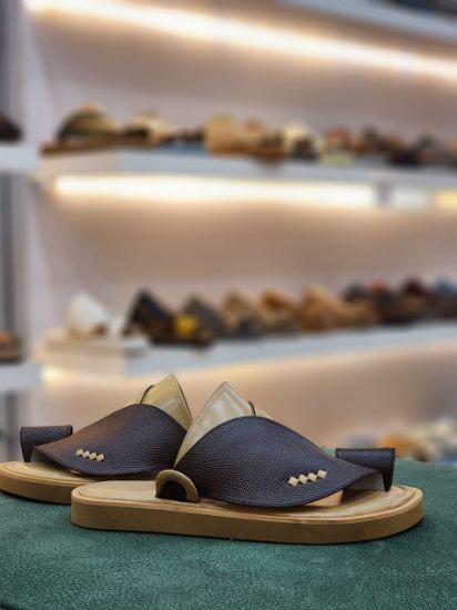 صورة شرقي اكس مطرز